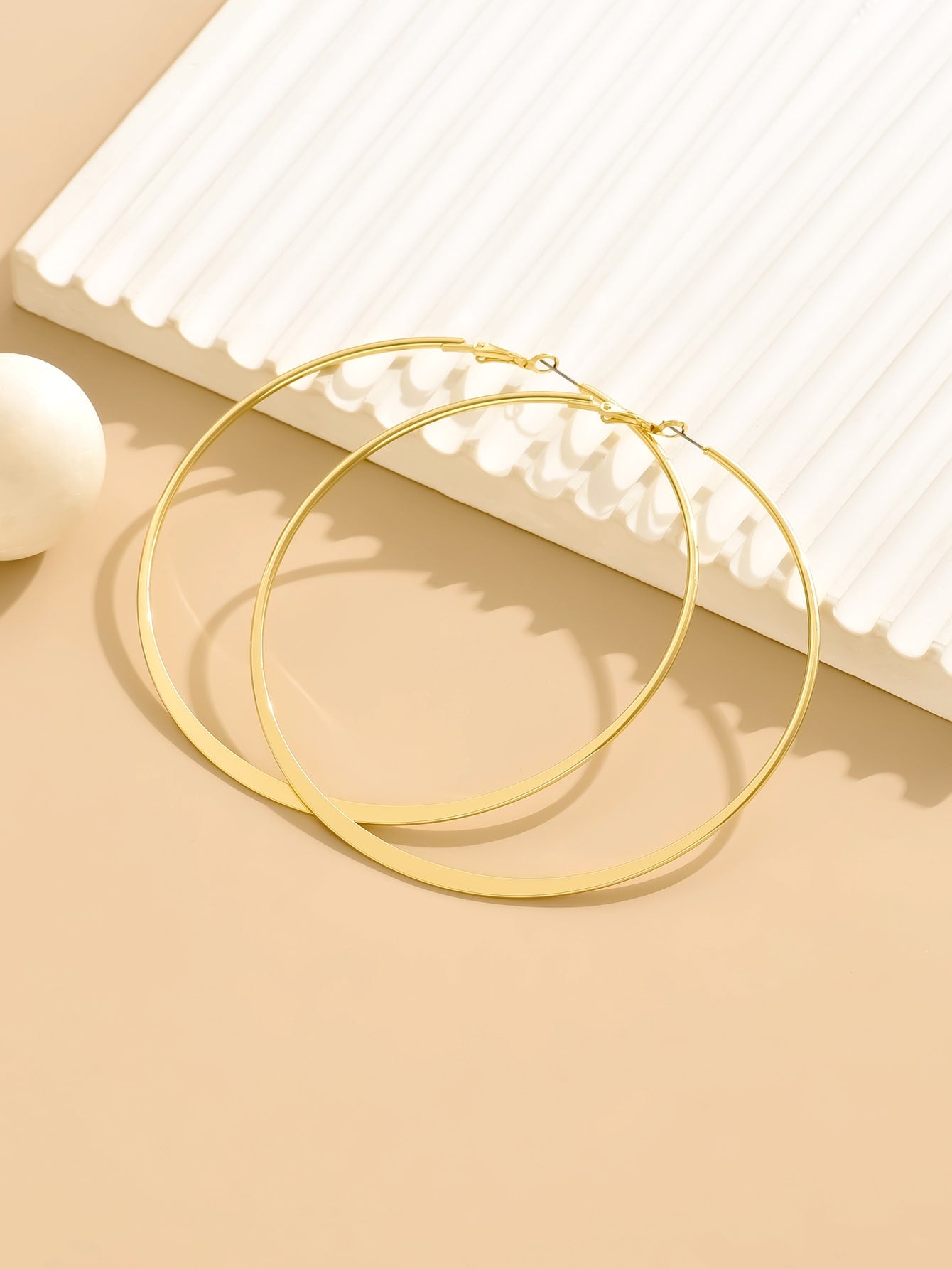 1Pair of European and American Fashion Big Circle Earrings Women'S Popular Simple Squished Earrings Earrings Exaggerated Posing Accessories