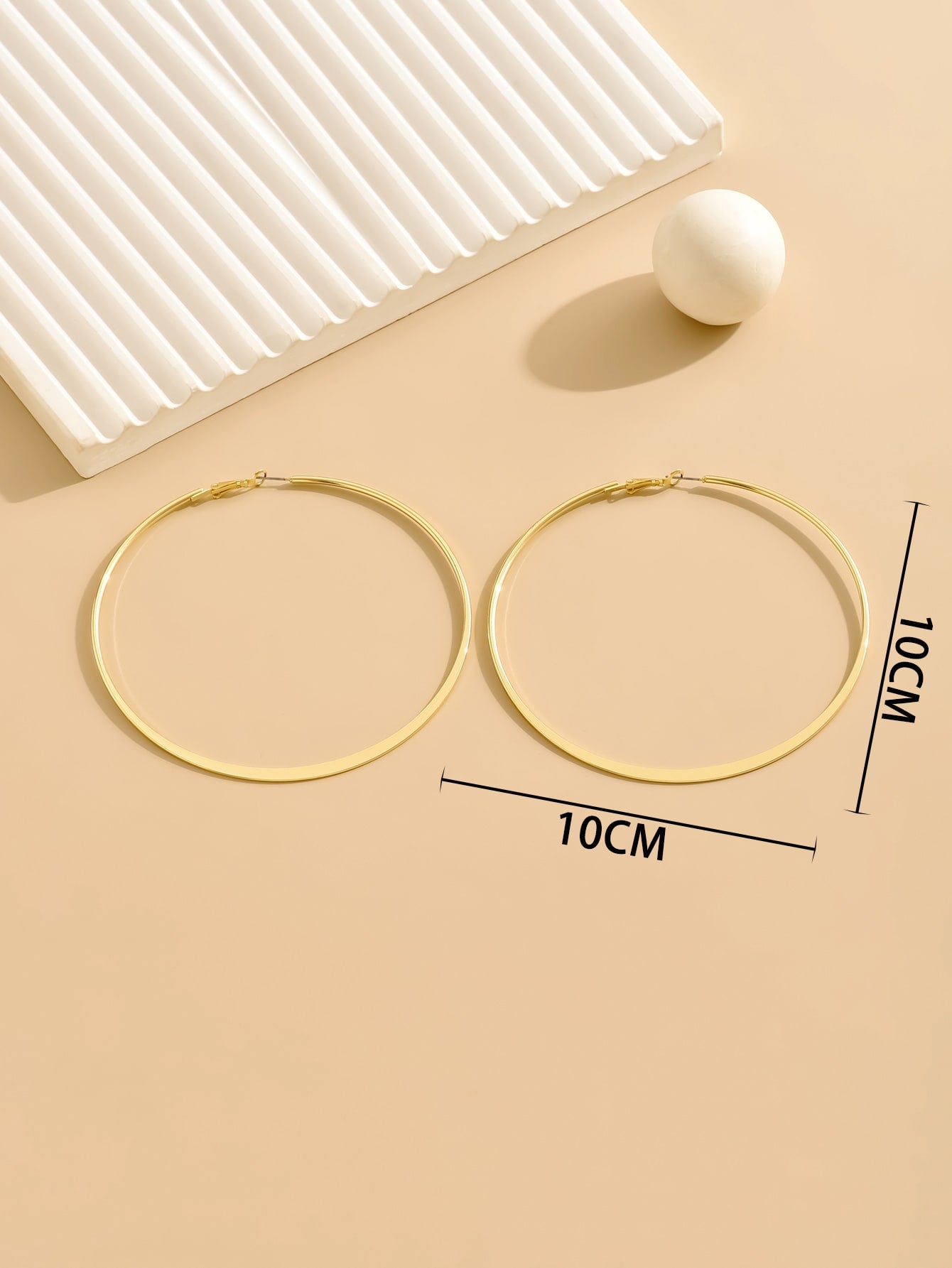 1Pair of European and American Fashion Big Circle Earrings Women'S Popular Simple Squished Earrings Earrings Exaggerated Posing Accessories