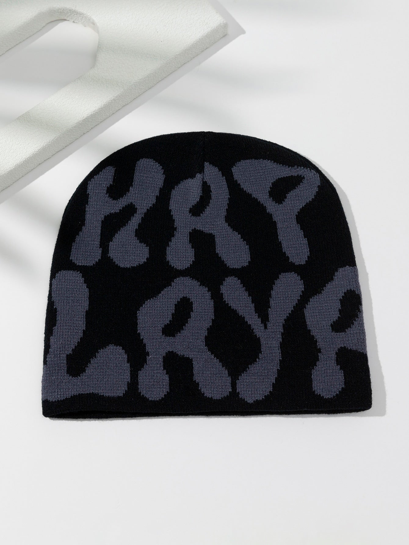 Women'S Y2K Jacquard Contrast Color Letter Knit Hat