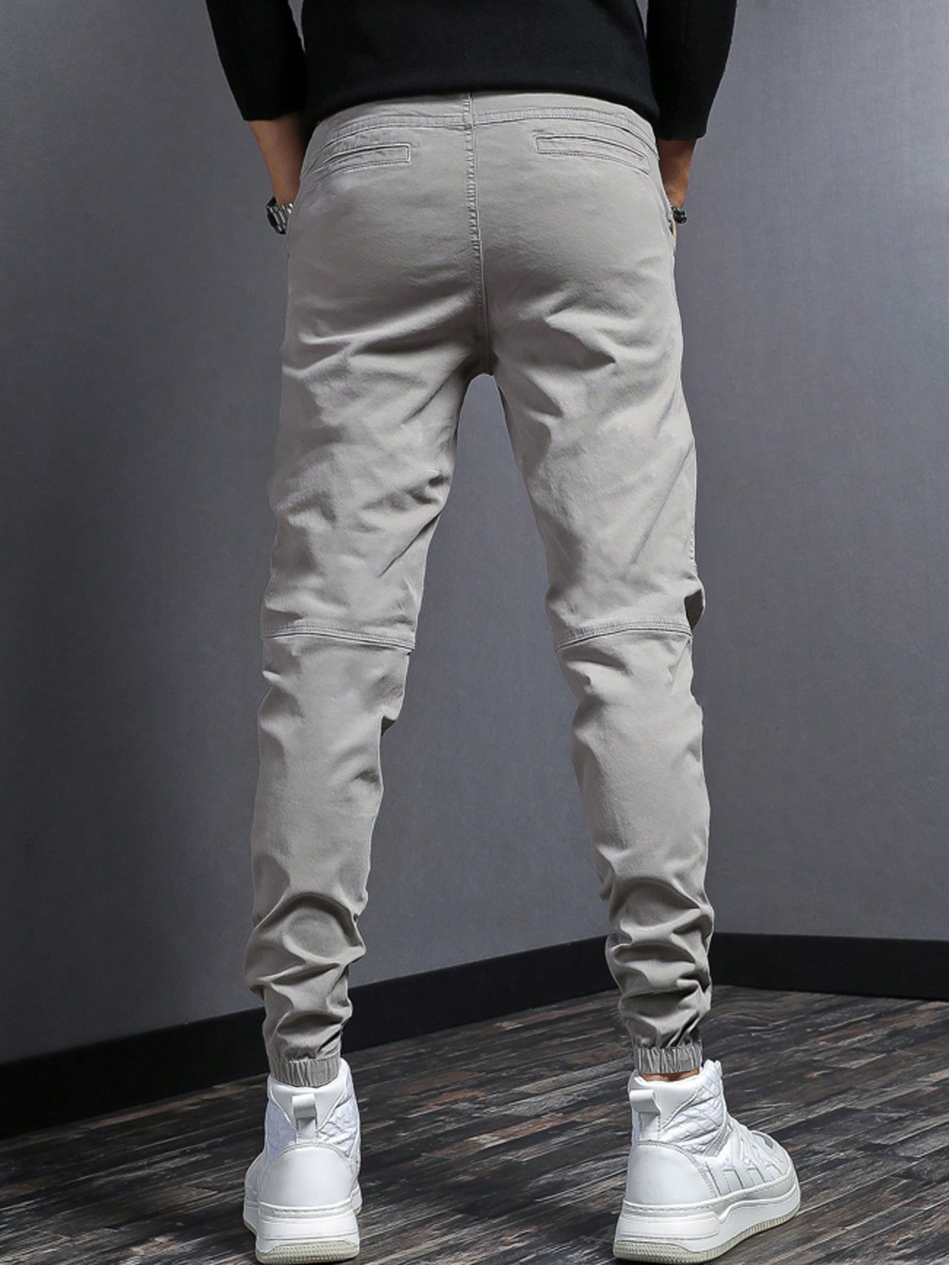 Manfinity Hypemode Men Solid Slant Pocket Pants